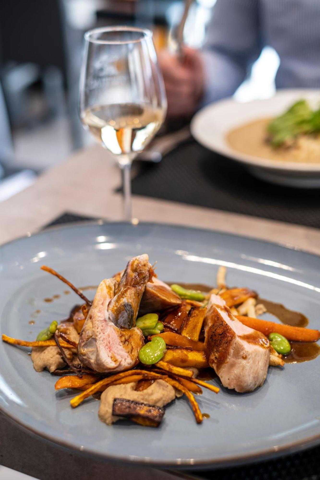 Logis Hotel Restaurant La Citadelle Blaye Exterior photo